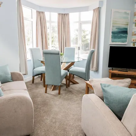 Manor Heath 2 Apartment